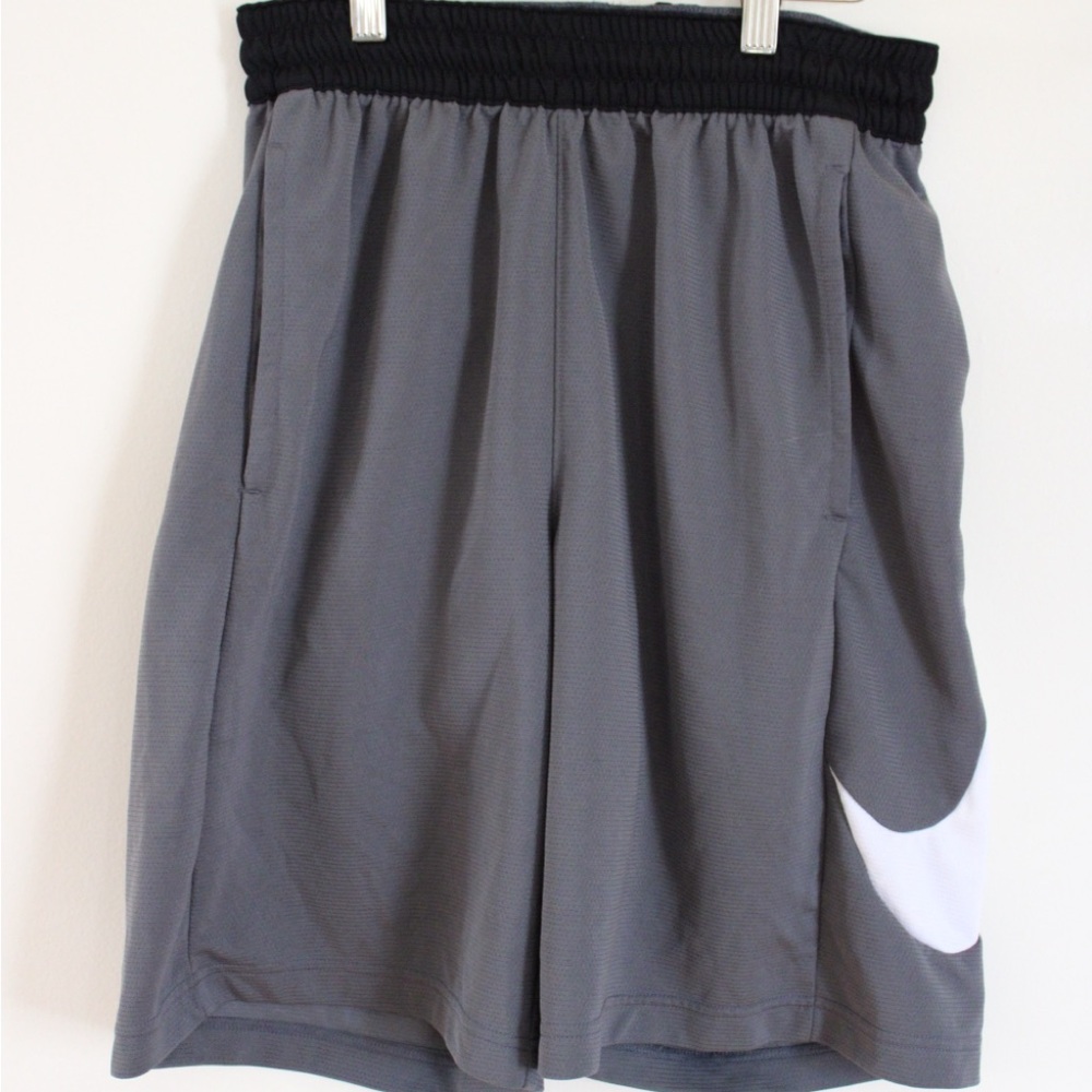 Nike Men's Gray Athletic Shorts